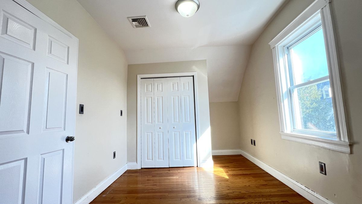 Building Photo - 254 Broadway