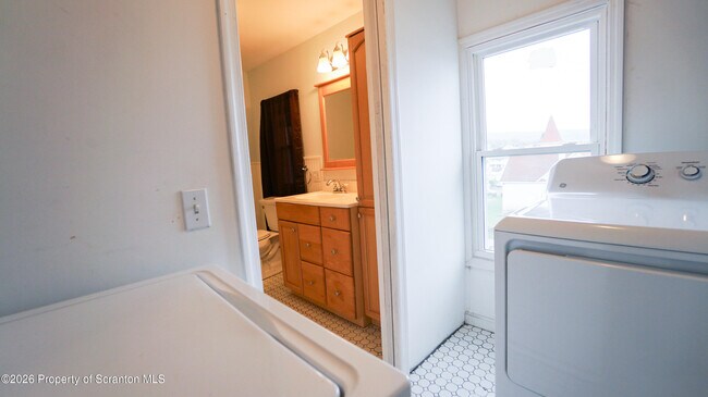 Building Photo - 1514 Farr St