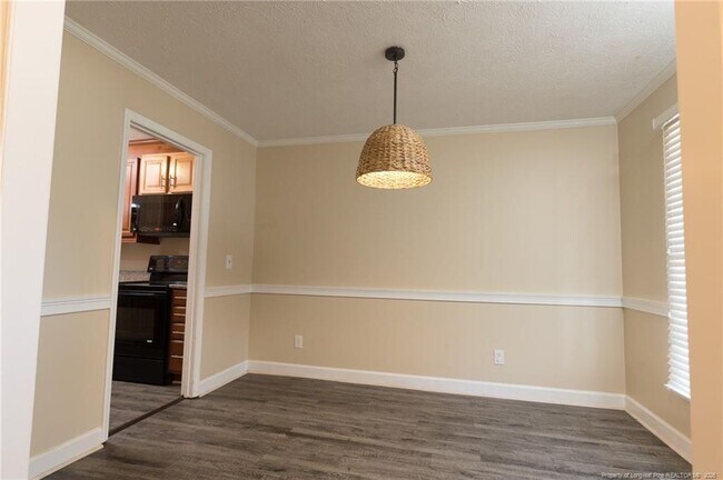 Building Photo - 6944 Calamar Dr