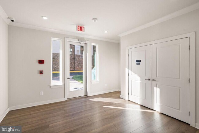 Building Photo - 46294 Mount Milstead Ter