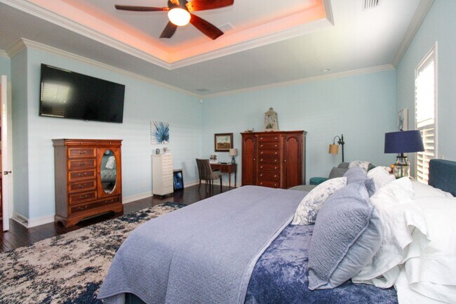 Building Photo - ** THE MOORINGS ** SINGLE FAMILY HOME 3 PL...