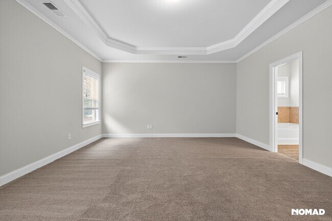 Building Photo - Spacious 5BR House in Buford