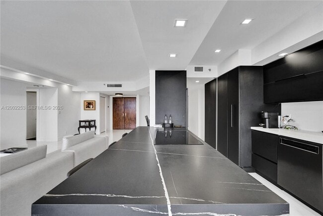 Building Photo - 20281 E Country Club Dr