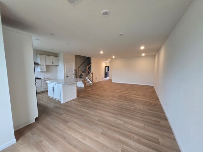 Building Photo - 24410 W Alexis Ln