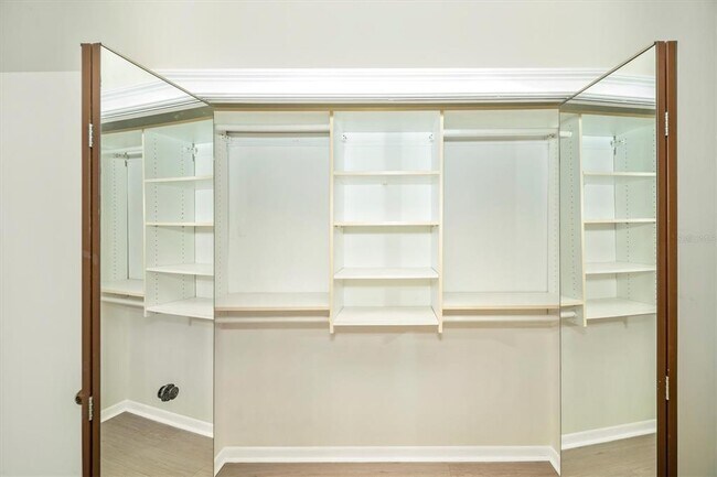 Building Photo - 7669 Fairway Woods Dr