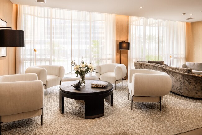 Building Photo - 2025 Ave of the Stars