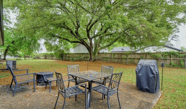 Building Photo - 4618 Trafalgar Rd