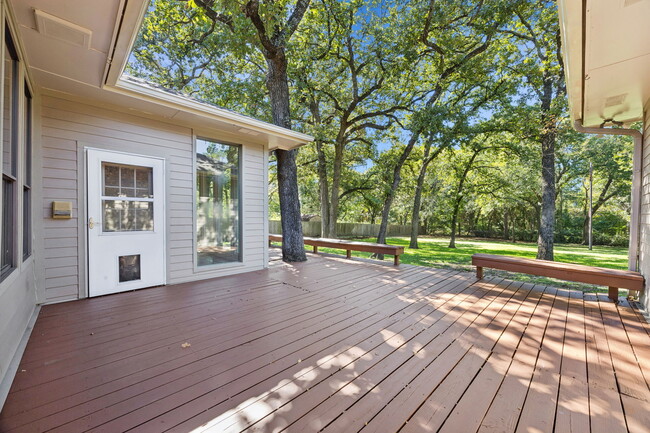 Building Photo - 2200 Shadow Creek Ct