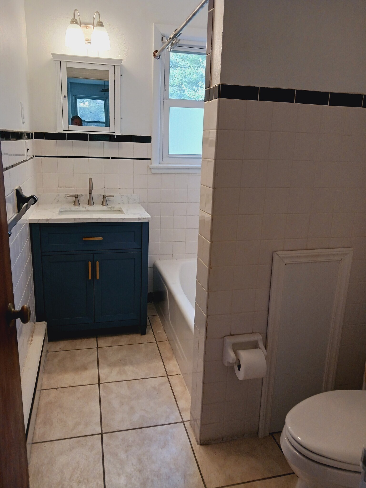 bath - 2908 Fisherville Rd