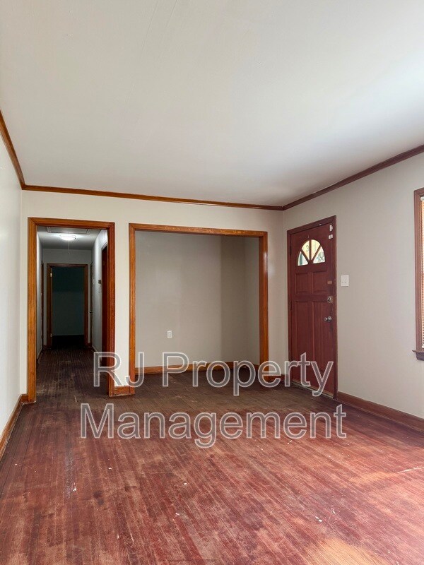 Building Photo - 1834 St Elmo Ave