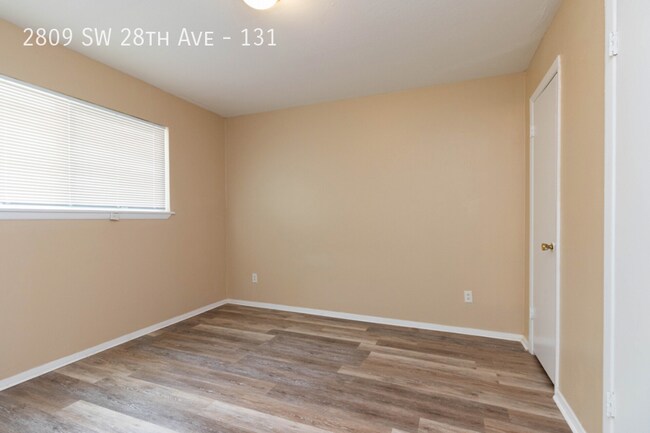 Building Photo - 2809 SW 28th Ave