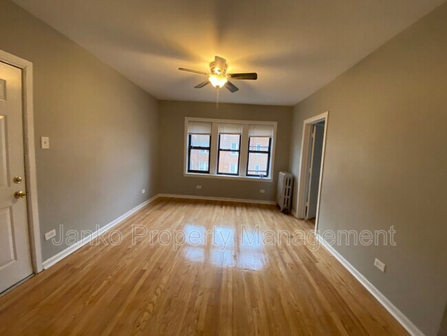 Building Photo - 2916 W 64th St