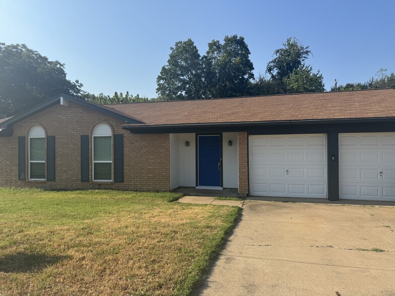 Primary Photo - 1720 Richmond Dr