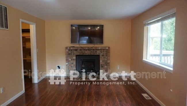 Building Photo - 10421 Ashley Cir NW