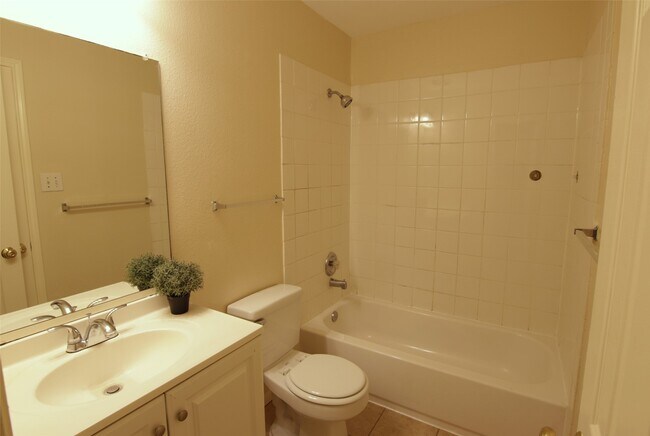 Building Photo - 16938 Watering Oaks Ln