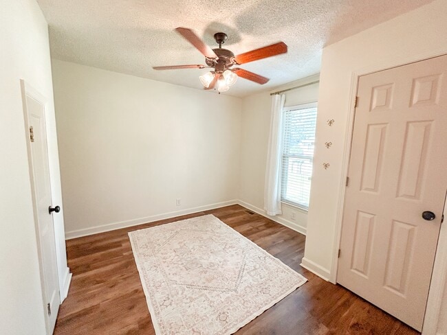 Building Photo - 619 Boone Cir