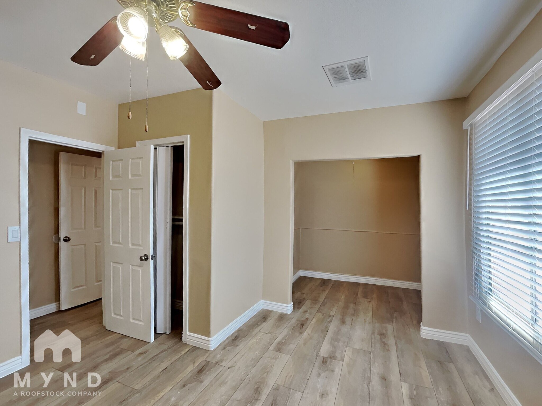 Building Photo - 271 Dakota St