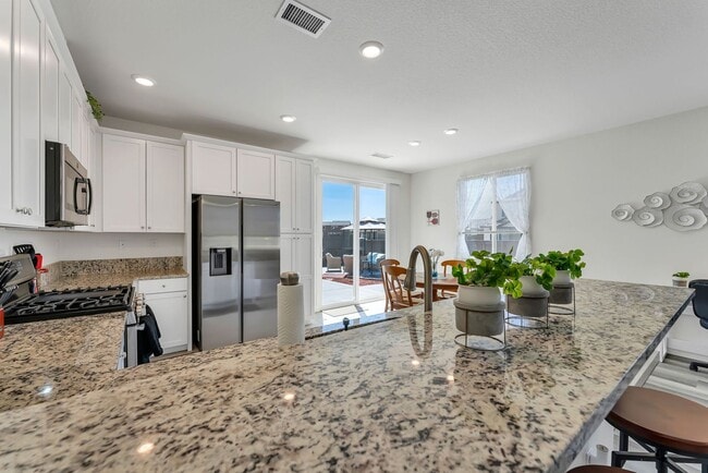 Building Photo - FULLY FURNISHED SPANISH SPRINGS HOME WITH HOT TUB & UTILITIES INCLUDED