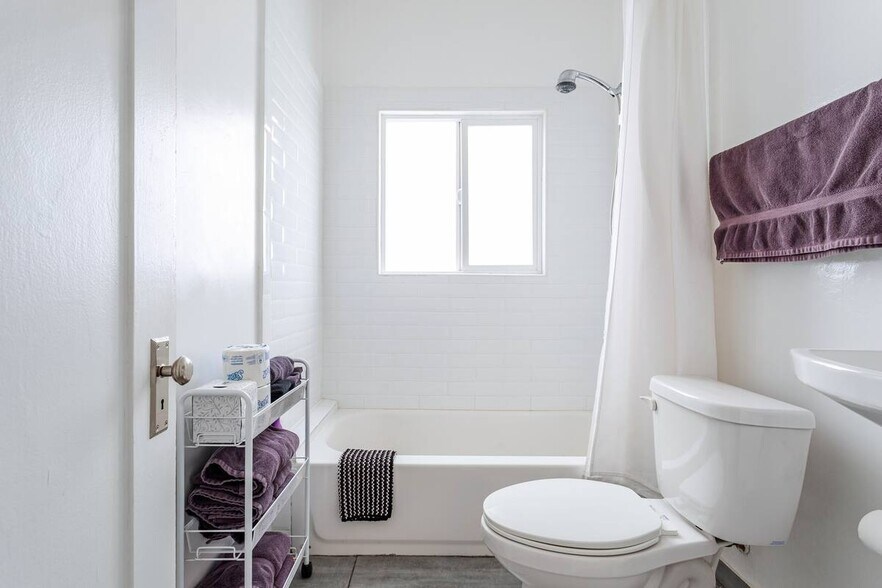 Building Photo - 1806 Washington Way