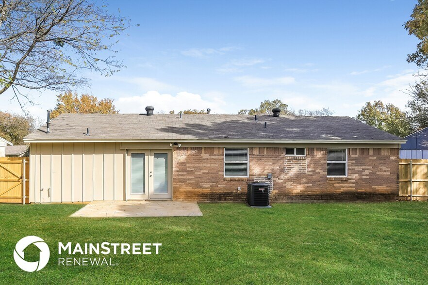 Building Photo - 1111 Glenn Dr