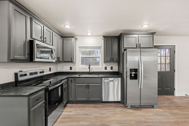 Building Photo - 3935 Wrights Ferry Rd