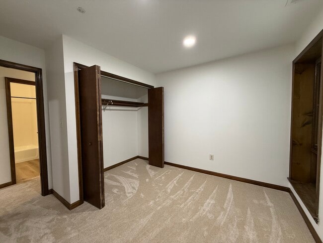 Building Photo - 44790 Locust Ridge Ct