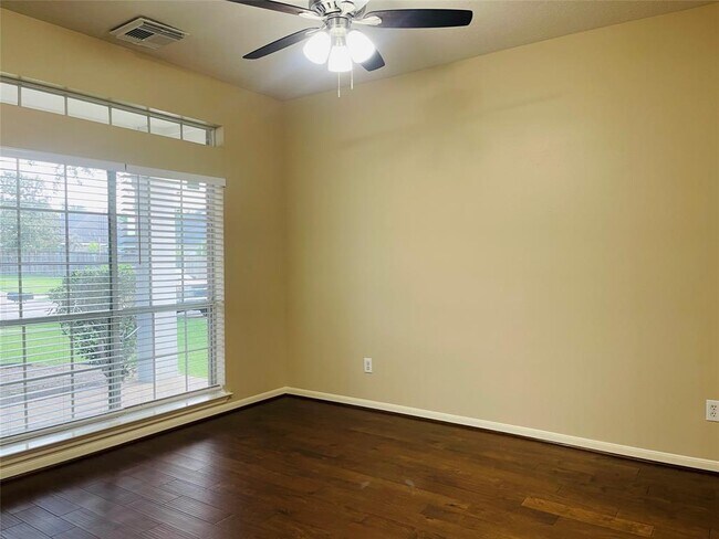 Building Photo - 14118 Millglen Ct