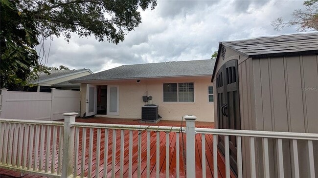 Building Photo - 4000 Poinciana Ct