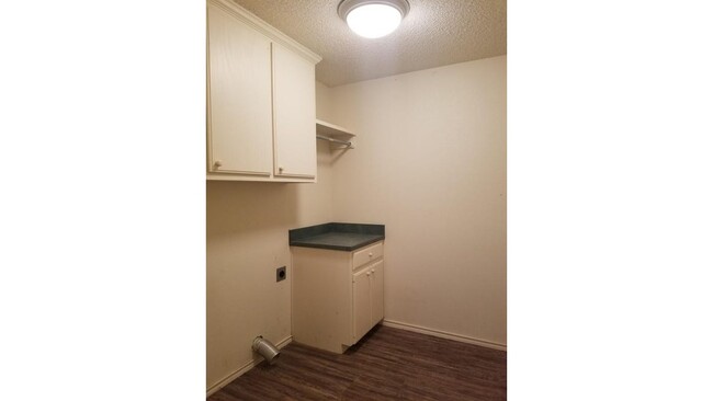 Building Photo - 8413 Uvalde Ave