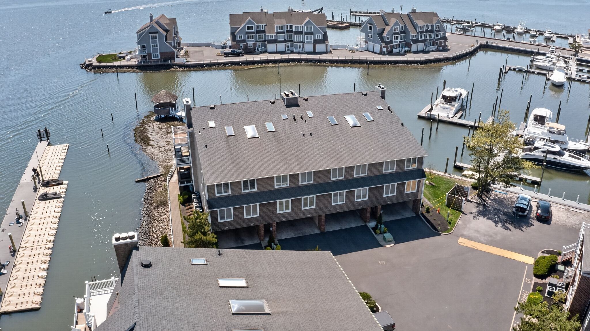 Building Photo - 1401 Harbour Cv S