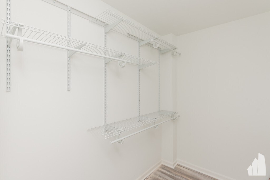 Building Photo - 2534 W Fullerton Ave