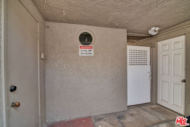 Building Photo - 127 Abalone Ave