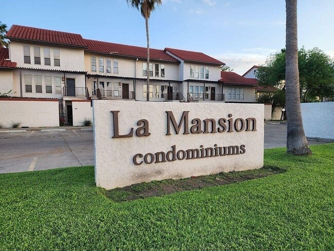 Building Photo - 101 W Del Mar Blvd