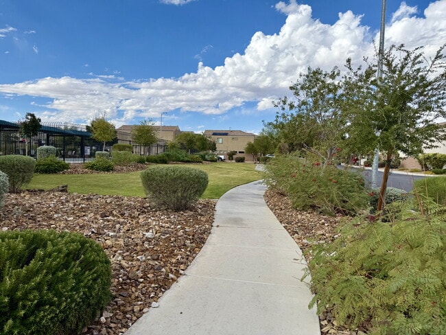 Building Photo - 4 BED, 2.5 BATH, 2 CAR-GARAGE, TWO-STORY, SINGLE FAMILY HOME FOR