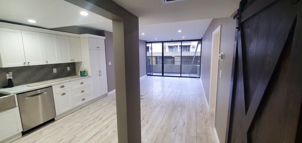 Building Photo - 1300 Midvale Ave
