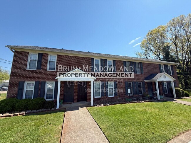 Building Photo - 9101 Parktop Ln NW