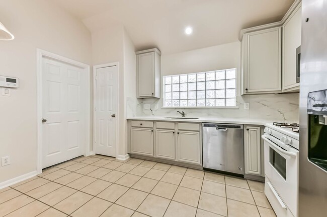 Building Photo - 10222 West Palm Lake Drive