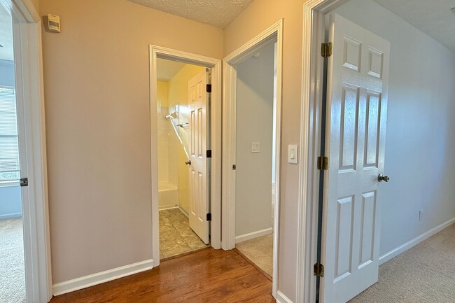 Building Photo - AVAILABLE NOW! (No Pets)