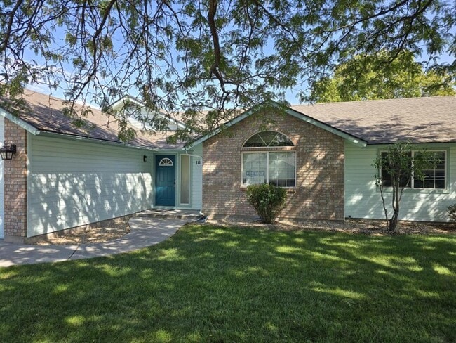 Primary Photo - 1858 N Carissa Ave