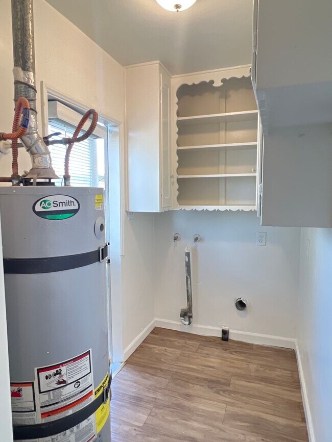 Building Photo - gm2912