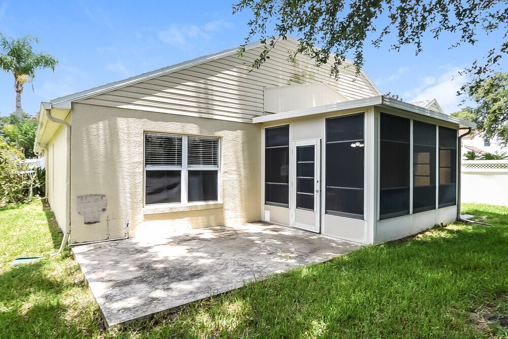 Building Photo - 2255 Pelinion St