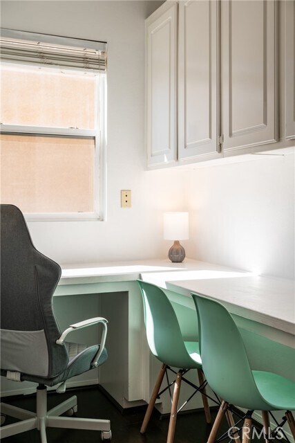 Building Photo - 22421 Hawthorn Ave