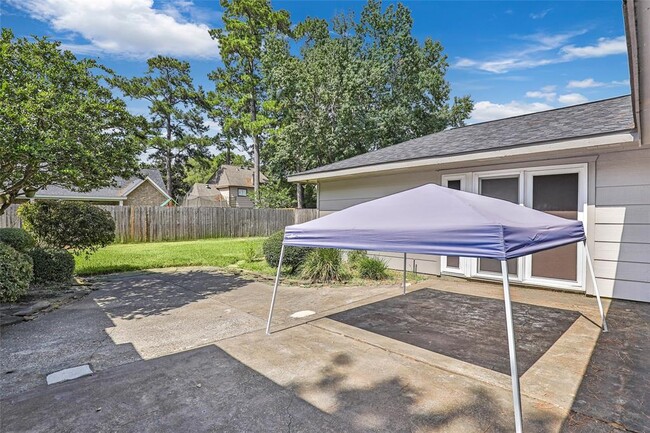 Building Photo - 7703 Pine Cup Dr