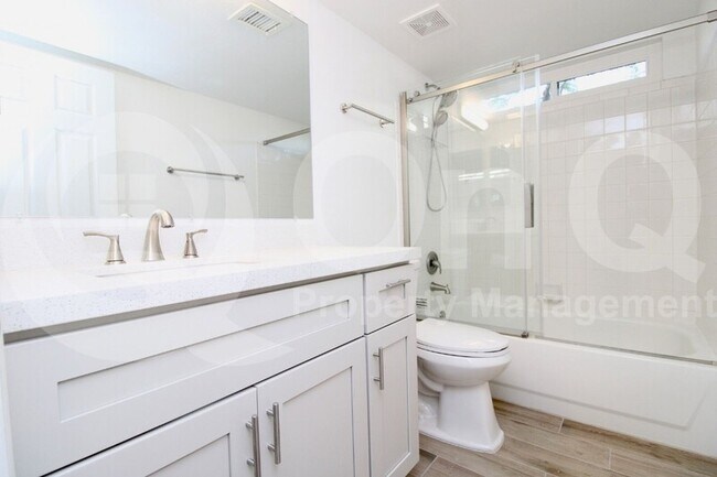 Building Photo - 14646 N 90th Dr