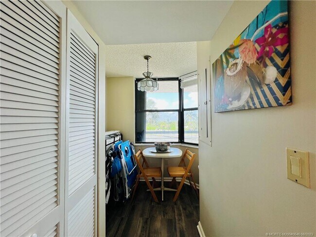 Building Photo - 8880 S Ocean Dr