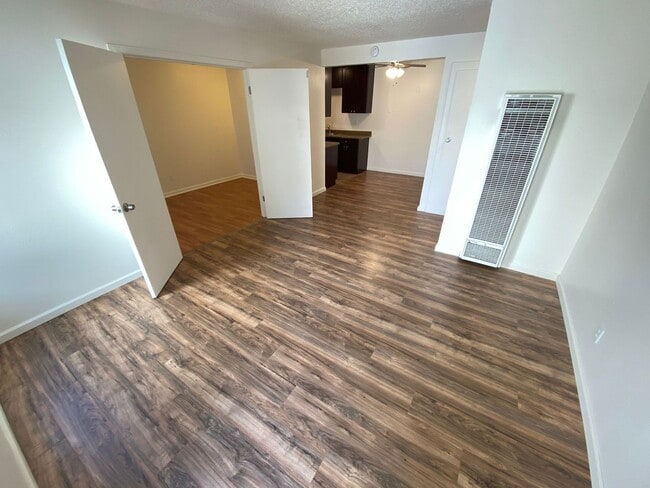 Building Photo - Remodeled 3 Bedroom 1 Bath Plus Single Car Garage