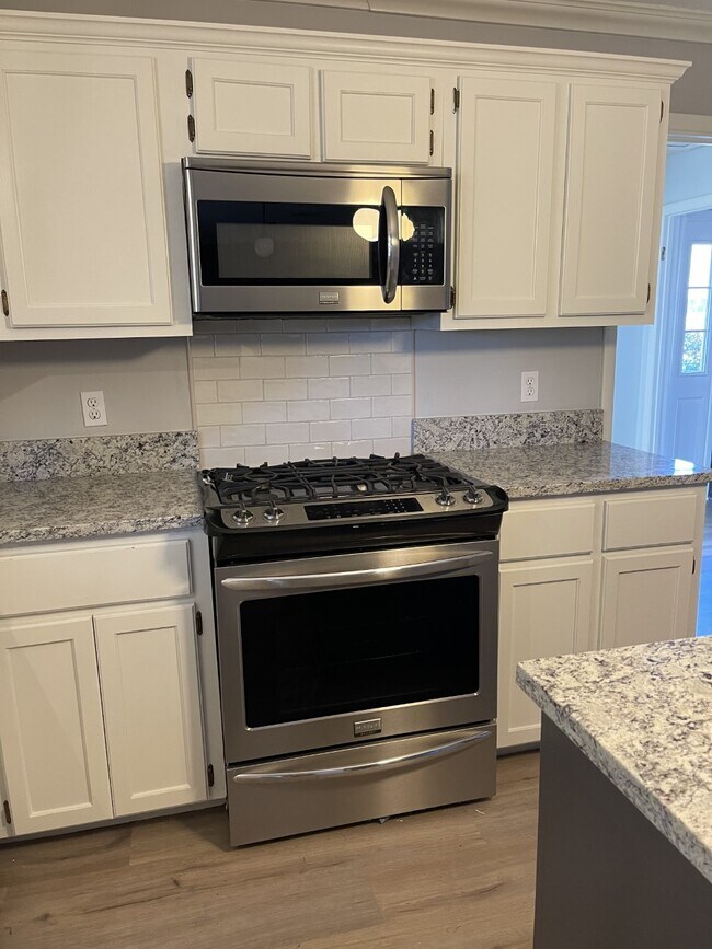 Building Photo - 309 Darbonne Dr