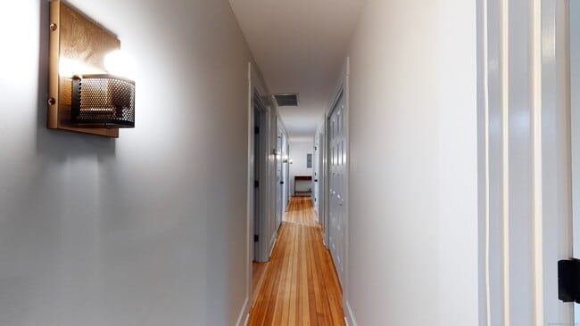 Building Photo - 276 Willow St