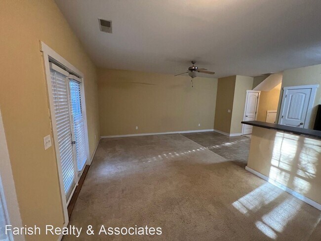 Building Photo - 3 br, 2.5 bath House - 407  North Lake Dr....