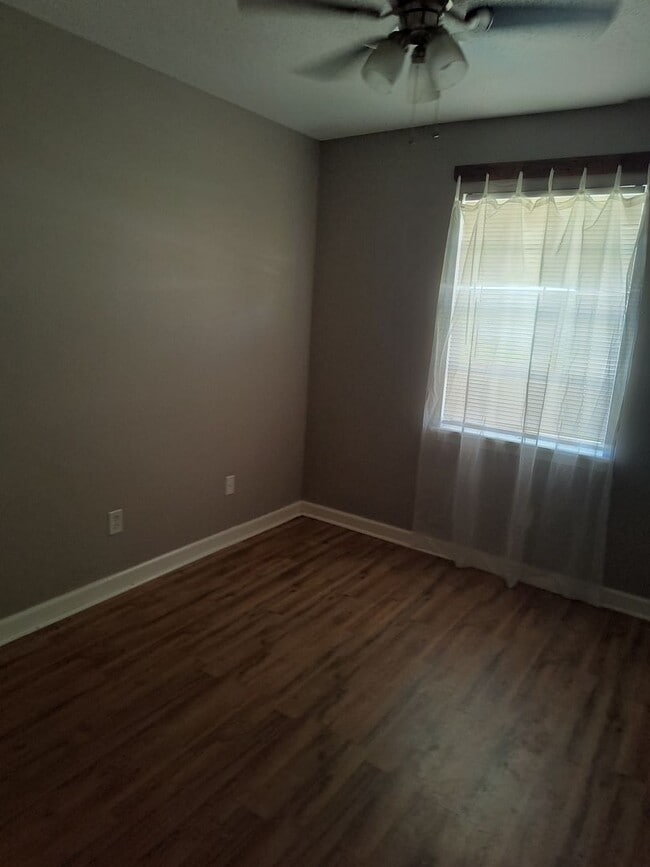 Building Photo - Single Family Home for Rent